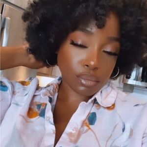 Meet your Posher, Ro